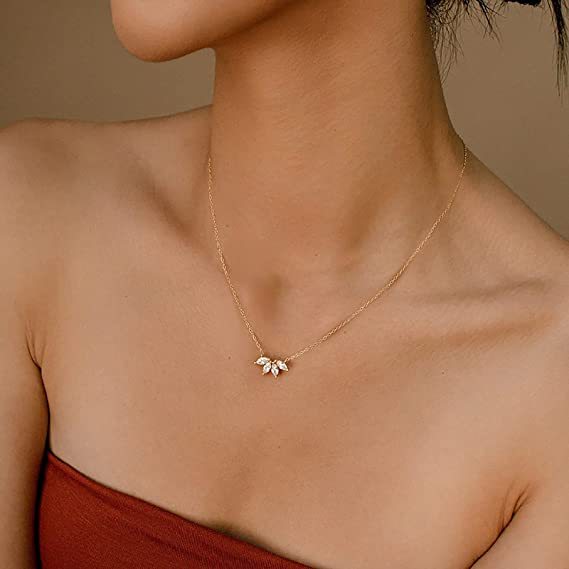 Trendy Leaf Necklace for Women - Unique Design