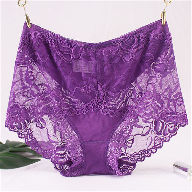 "Mid-High Waist Lace Seamless Hip-Lifting Briefs"