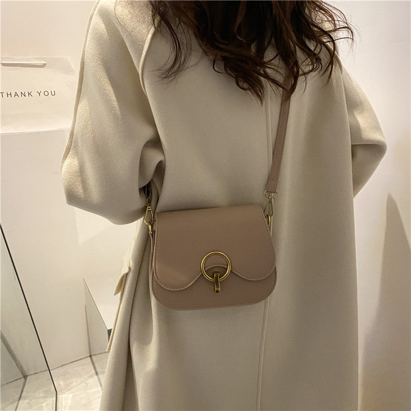 Vintage Saddle Bag for Women - Stylish and Simple Design