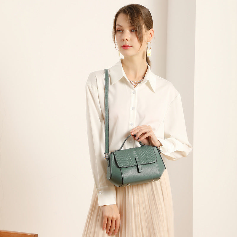 2022 New Leather Women's Shoulder Bag - Shell Design