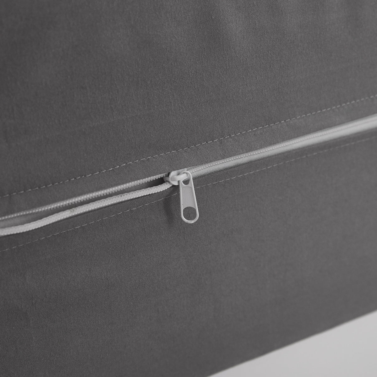 Waterproof Full Coverage Bed Cover with Zipper Design