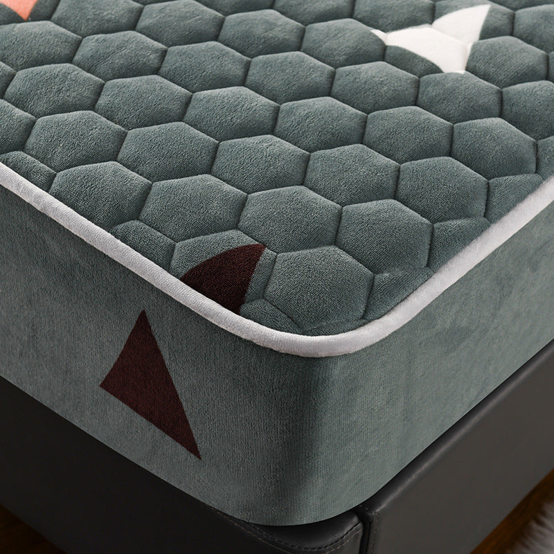 Thick Milk Velvet Quilted Mattress Protector Cover