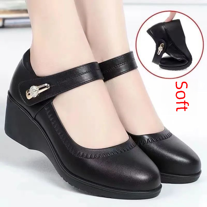 High-Quality Soft Leather Slip-On Shoes for Moms