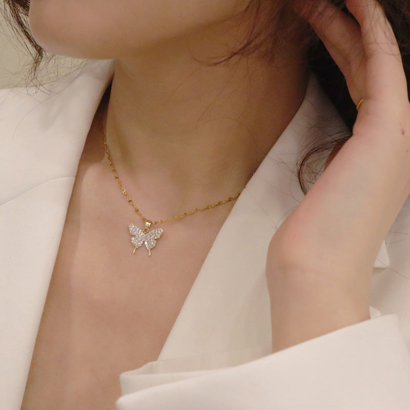 Fashionable Women's Hip-Hop Bow Pendant Necklace