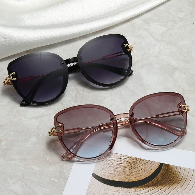 Wholesale Fashion Cat Eye Sunglasses for Women 6066