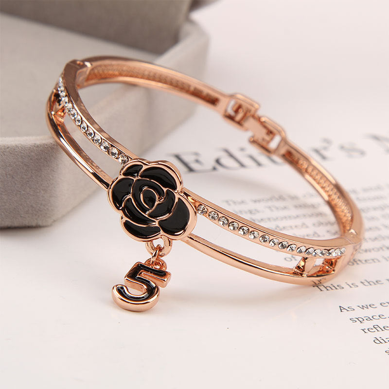 Korean Fashion Simple Rose Flower Bracelet with Rhinestones