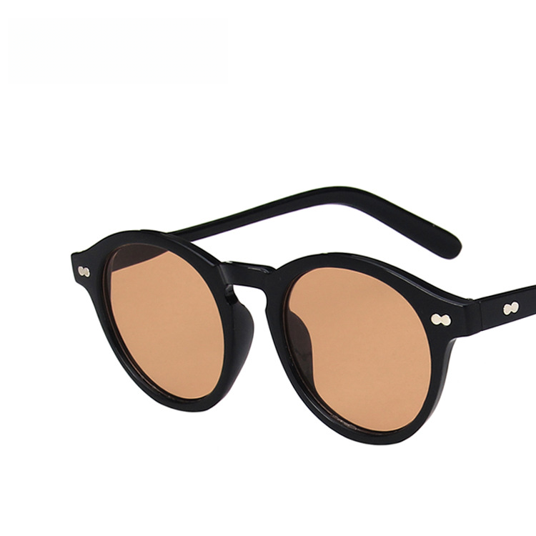 "Retro Round Frame Sunglasses for Trendy Men & Women"