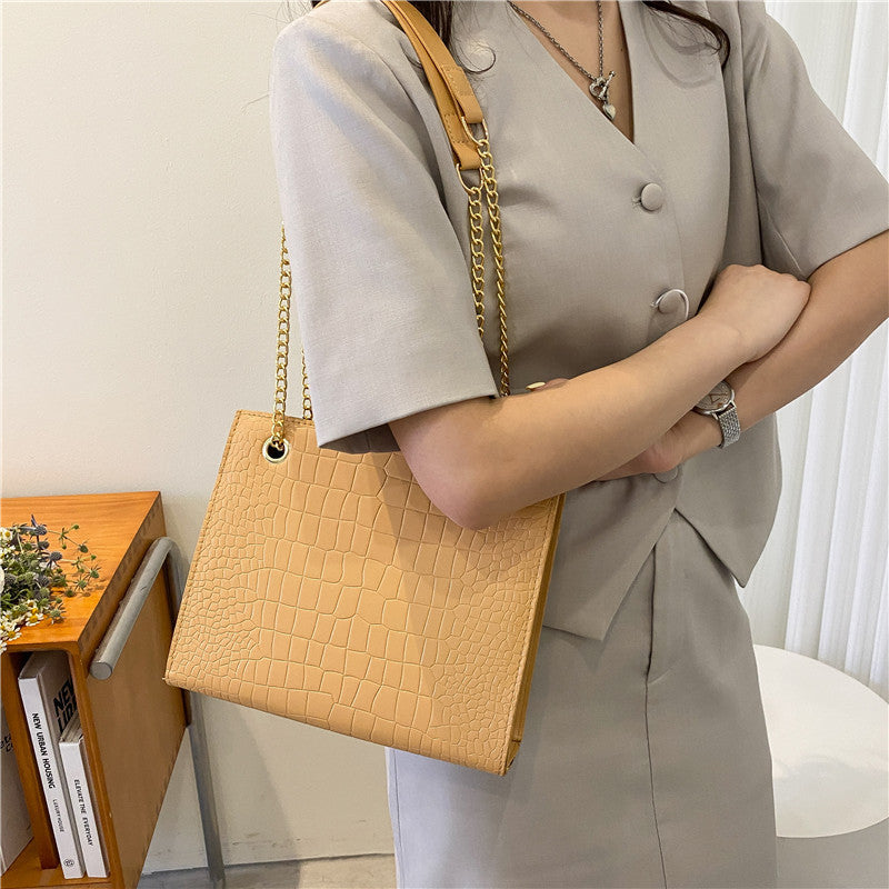 Trendy Women's Shoulder Bag with Chain - 2023 Collection