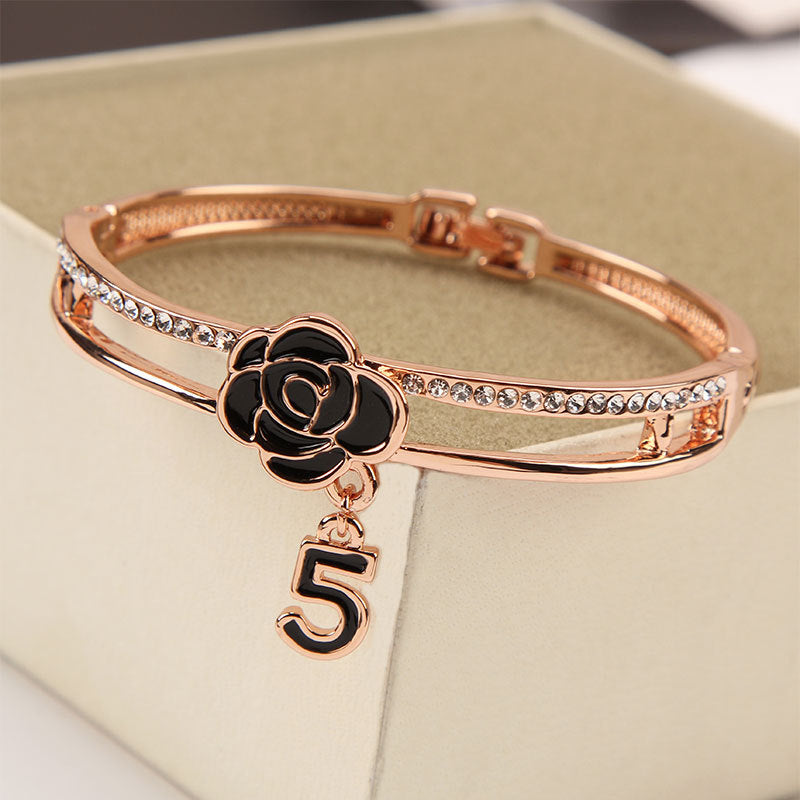 Korean Fashion Simple Rose Flower Bracelet with Rhinestones