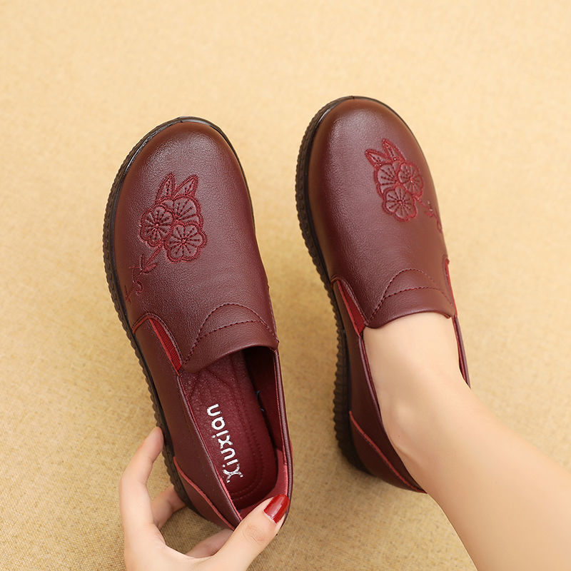 Comfortable Soft Sole Flat Shoes for Older Women