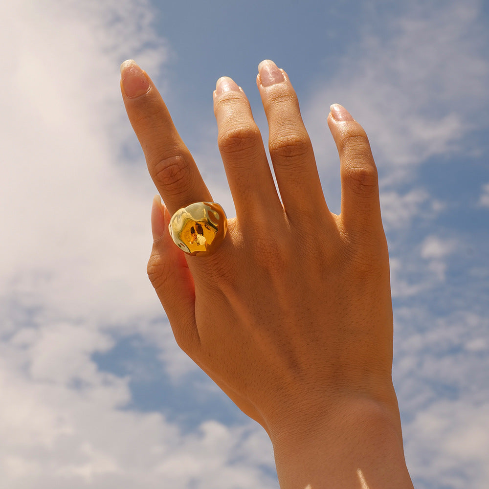Personalized Women's Hammered Ring with Geometry Pattern