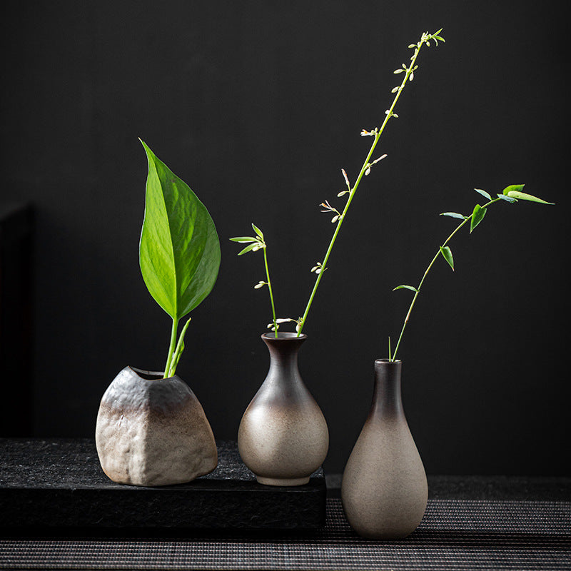 Mini Japanese Ceramic Vase for Home Decoration