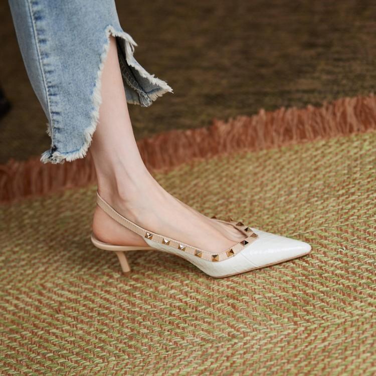 2023 New Design Studded Pointed Toe Sandals