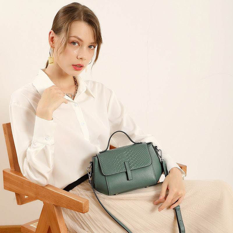 2022 New Leather Women's Shoulder Bag - Shell Design