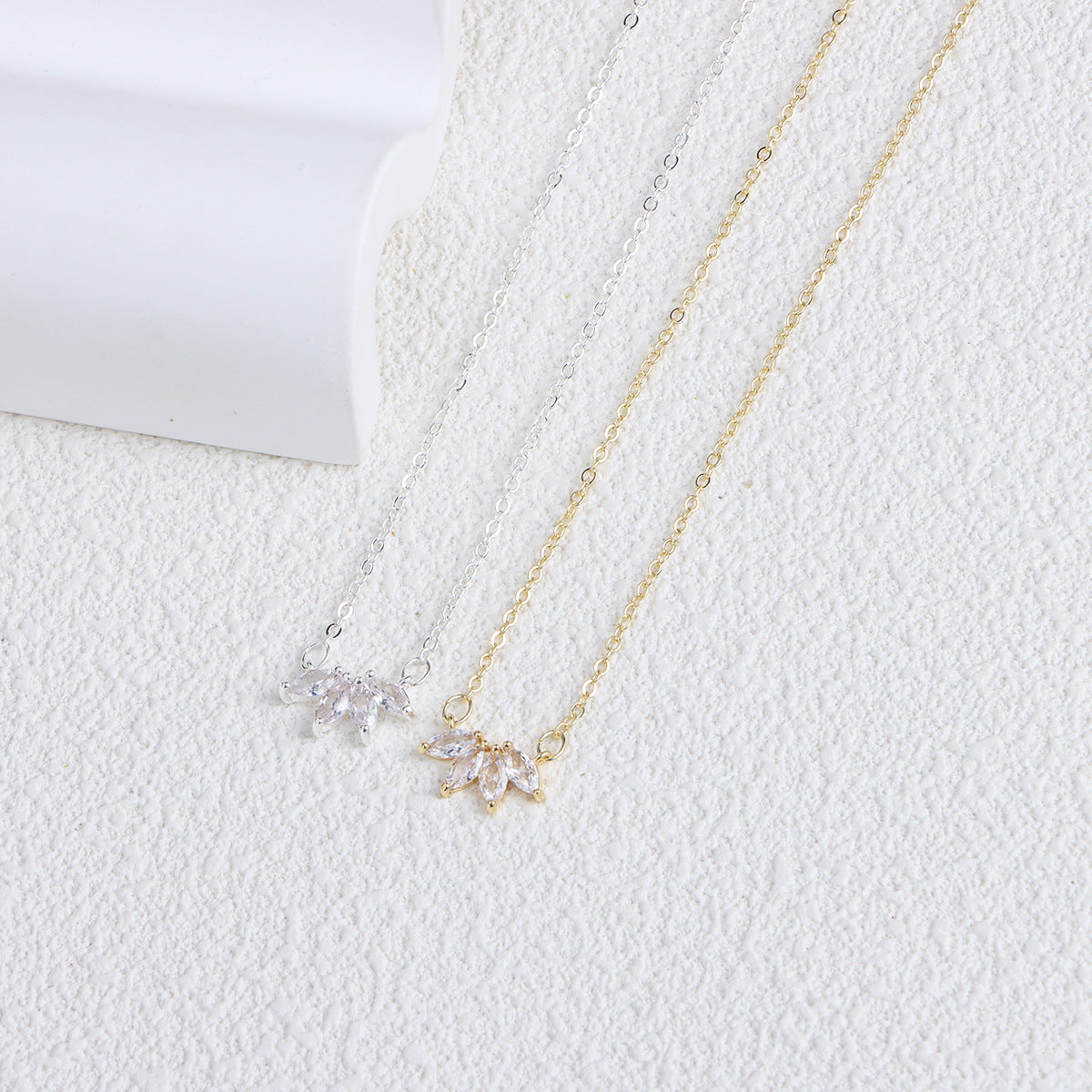 Trendy Leaf Necklace for Women - Unique Design