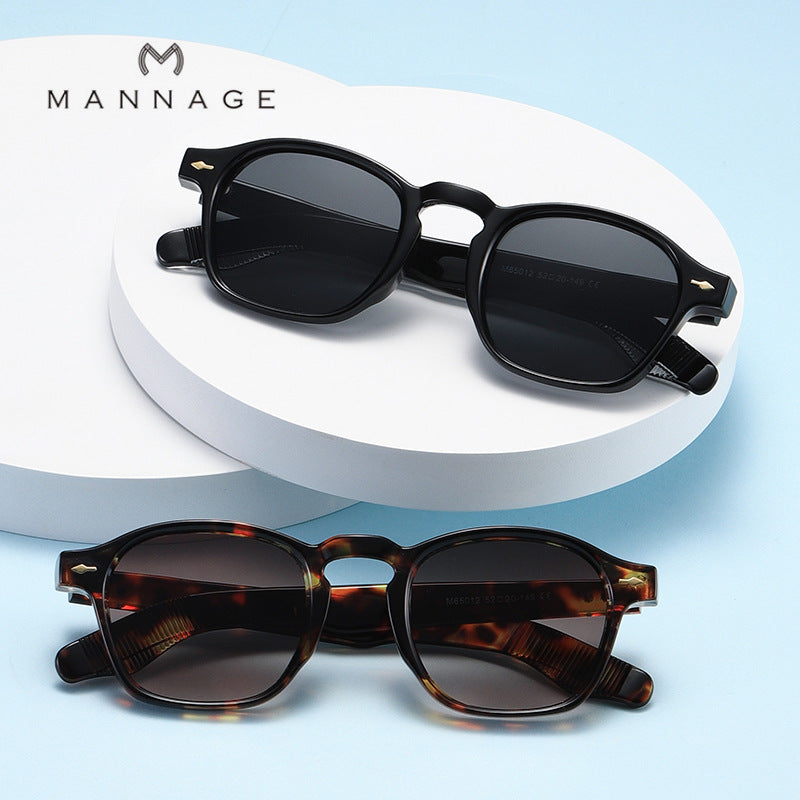 Trendy Gradient Lens Sunglasses with Unique Design