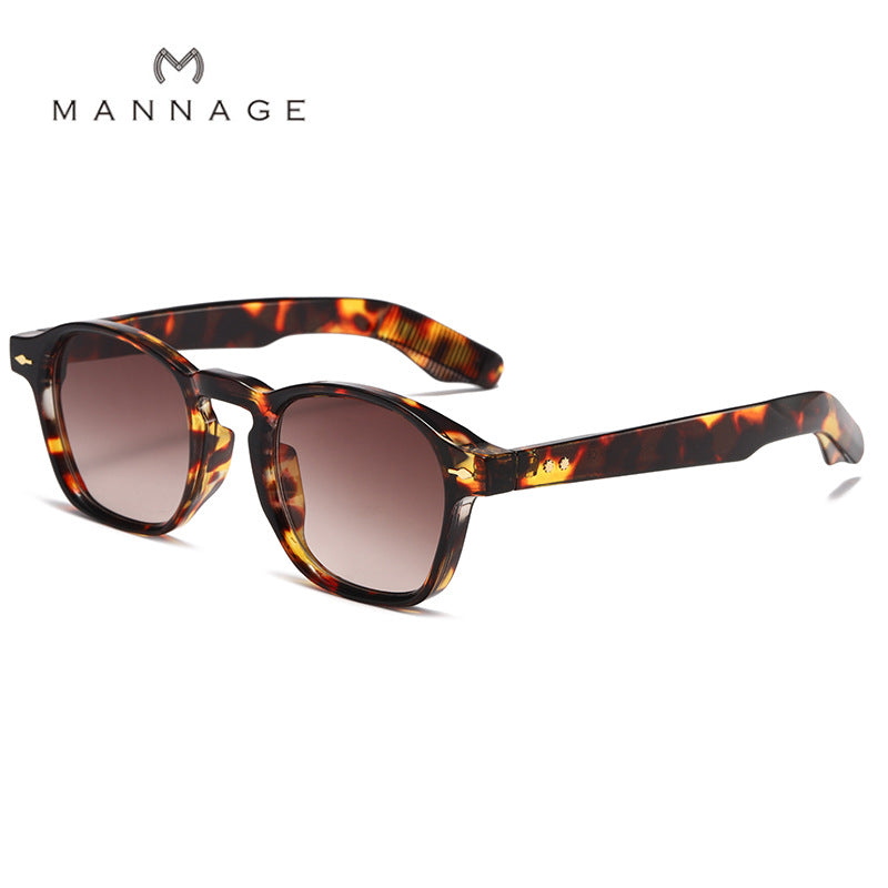 Trendy Gradient Lens Sunglasses with Unique Design